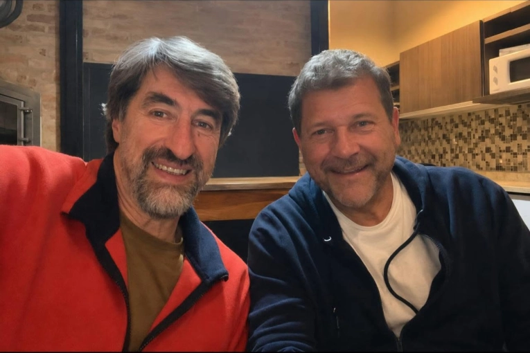 Giano y Gay Publican Foto Juntos y Desmienten Rumores de Conflicto