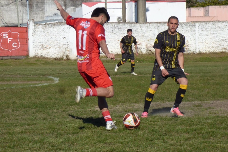Clásico Deportivo: Comunicaciones y Libertad se Preparan para la Tercera Fecha del Torneo Regional