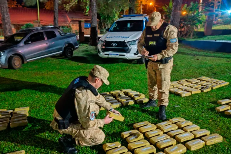 Incautación de Más de 324 Kilos de Marihuana en el Río Paraná: Valor de Más de $1.242 Millones