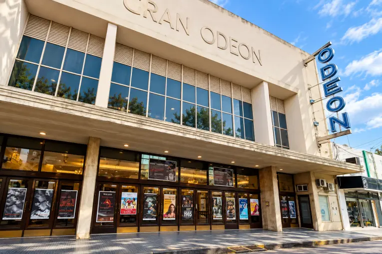 El Futuro del Teatro Odeón en Riesgo: Fundación Alerta sobre Complicaciones Financieras