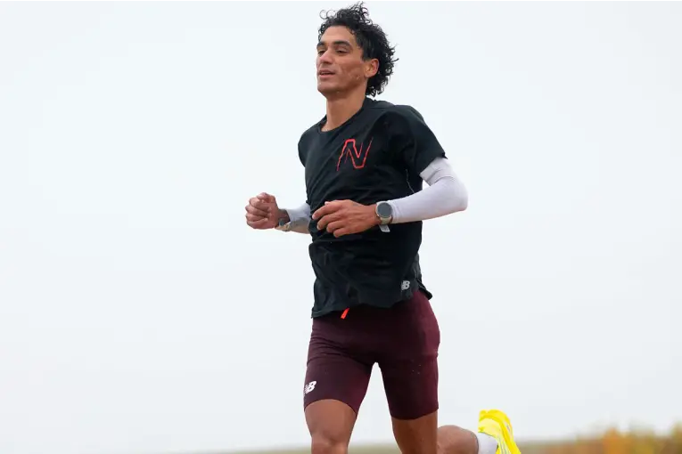 Dylan Van Der Hock se prepara para la Maratón de Chicago con la mira en París 2028