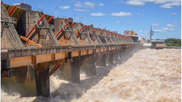 El río Uruguay en ascenso tras las recientes lluvias El río Uruguay en ascenso tras las recientes lluvias
