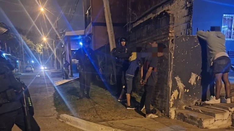 Detenido tras intentar deshacerse de cocaína en operativo policial