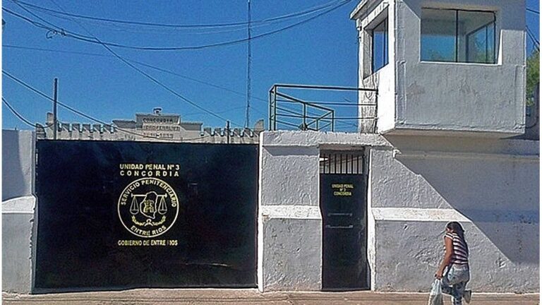 Seis Detenidos por Millonario Robo en Estancia de Federación