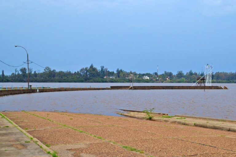 El río Uruguay podría alcanzar niveles alarmantes en Concordia El río Uruguay podría alcanzar niveles alarmantes en Concordia