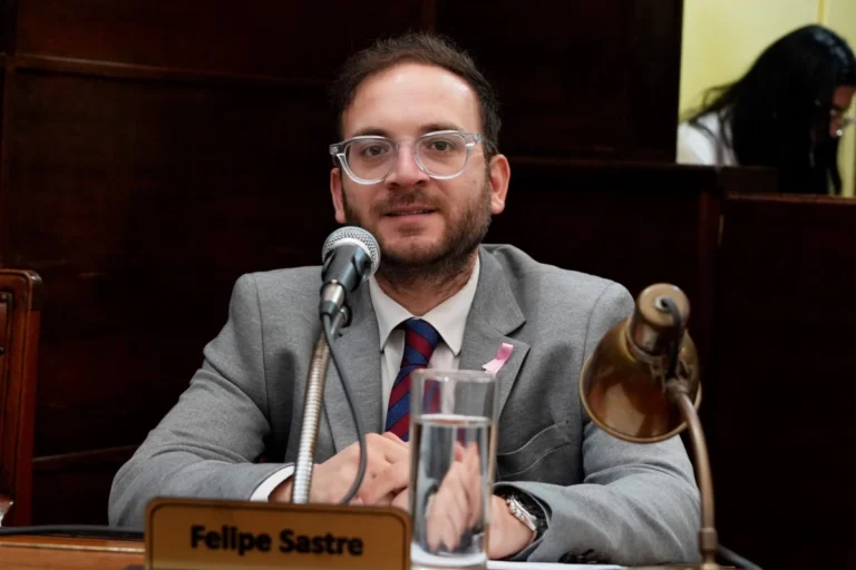Sastre critica a Cresto por la planta de agua en Concordia: “Cínico en persona Sastre critica a Cresto por la planta de agua en Concordia: "Cínico en persona