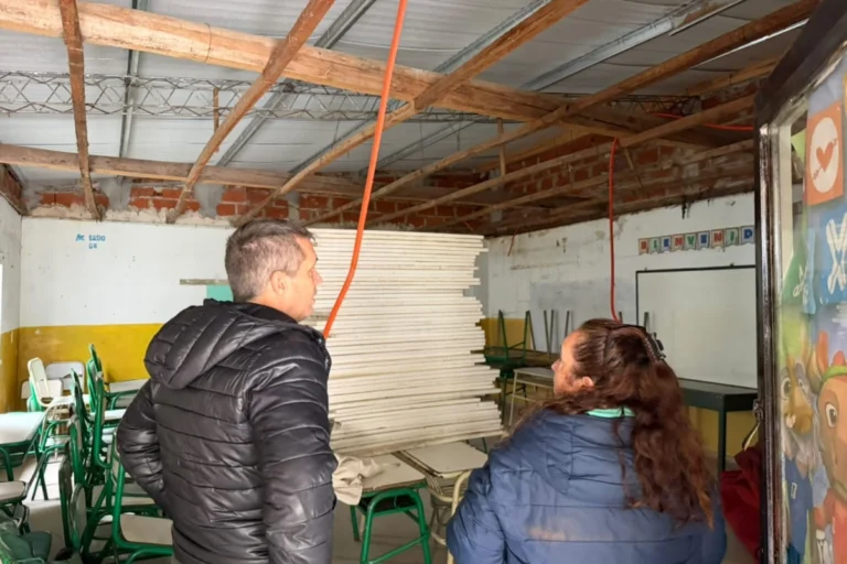 Cresto exige respuestas sobre la Escuela Madame Curie tras daños por temporal Cresto exige respuestas sobre la Escuela Madame Curie tras daños por temporal