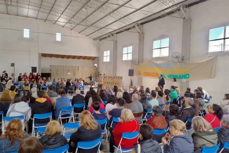 Católicos de Concordia se Unen en un Encuentro Solidario por los Más Necesitados Católicos de Concordia se Unen en un Encuentro Solidario por los Más Necesitados