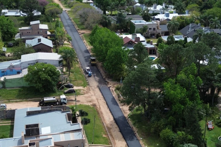 Avanza la pavimentación en Concordia: Calle 6 de Caballería ya es una realidad