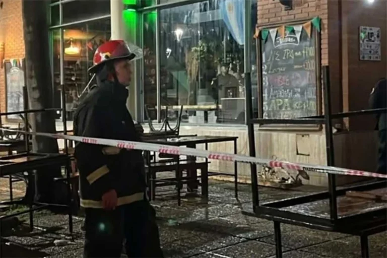 Desplome de entrepiso en bar deja al menos 15 heridos durante celebración Desplome de entrepiso en bar deja al menos 15 heridos durante celebración