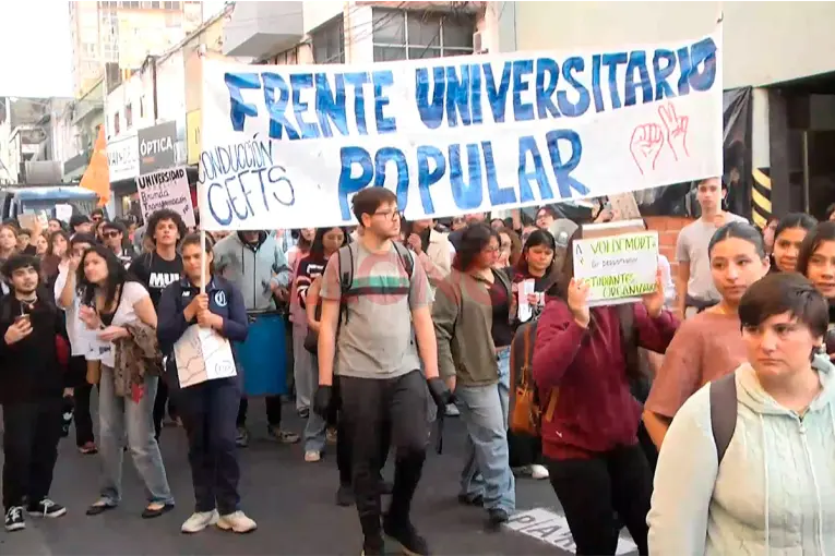 Marcha Federal Universitaria: Estudiantes y docentes se movilizan en Concordia y otras ciudades Marcha Federal Universitaria: Estudiantes y docentes se movilizan en Concordia y otras ciudades