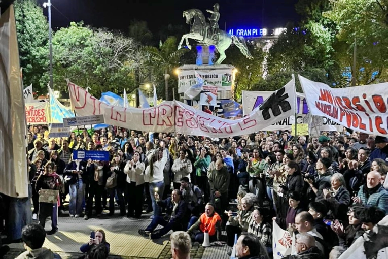 Universidades en Crisis: La UNER Lanza un Fuerte Reclamo por Financiamiento Universidades en Crisis: La UNER Lanza un Fuerte Reclamo por Financiamiento