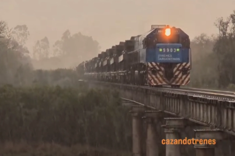 Tren Militar en Movimiento: Concordia Testigo del Despliegue Argentino Tren Militar en Movimiento: Concordia Testigo del Despliegue Argentino