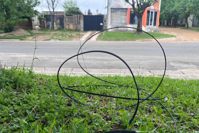 Motociclista herido tras impactar con un cable caído en Concordia Motociclista herido tras impactar con un cable caído en Concordia