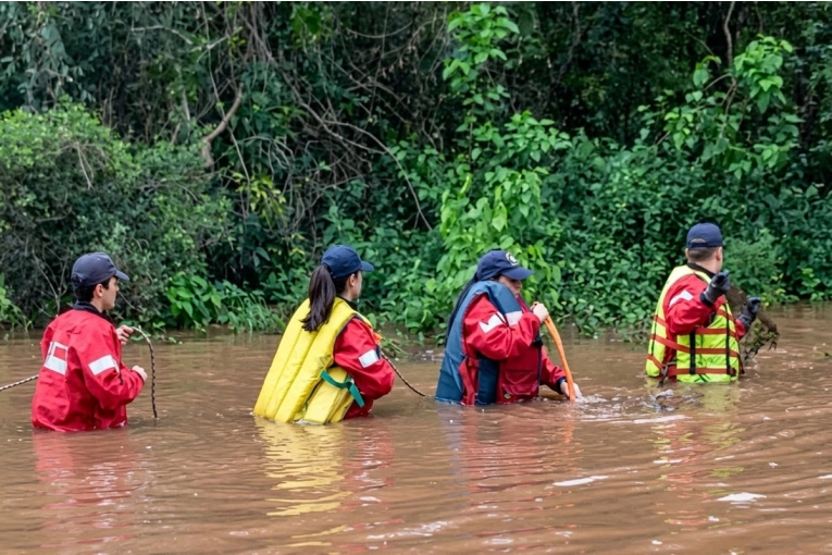 Intensifican la búsqueda de un joven desaparecido en el río Uruguay Intensifican la búsqueda de un joven desaparecido en el río Uruguay