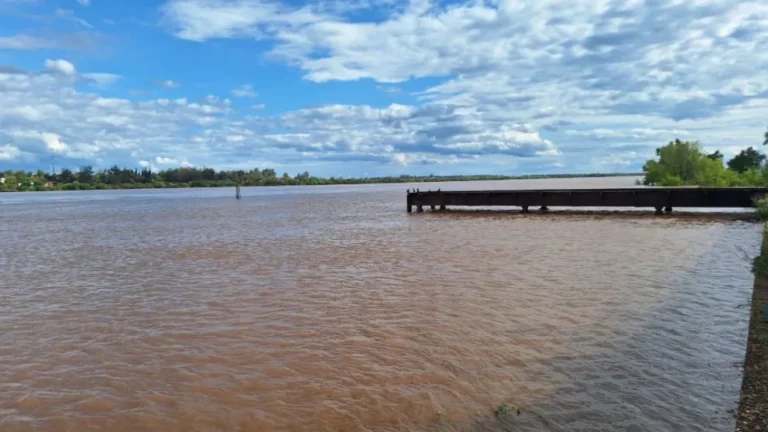 Seis Familias Evacuadas en Concordia: Aumenta el Nivel del Río Uruguay Seis Familias Evacuadas en Concordia: Aumenta el Nivel del Río Uruguay